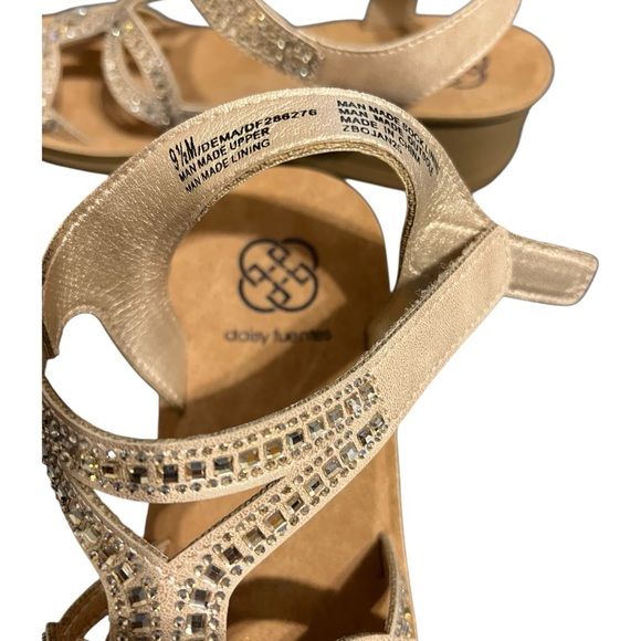 Daisy Fuentes Gold Embellished Sandals – Size 9.5 - Picture 7 of 9